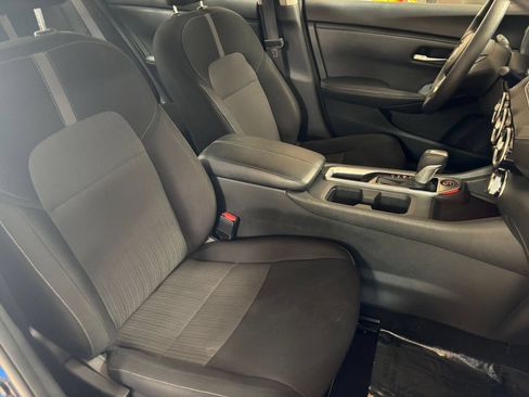Used 2025 Nissan Sentra SV FWD image 33
