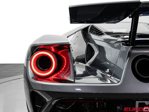Used 2018 Ford GT RWD image 24