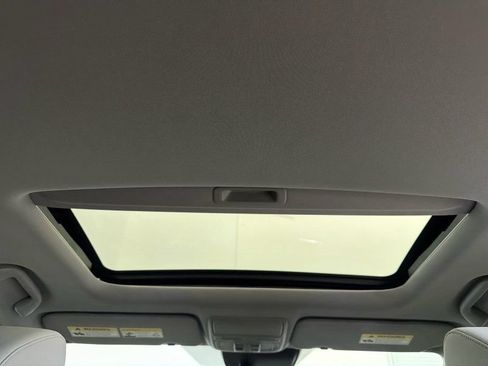Used 2017 Honda CR-V Touring image 22