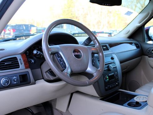 Used 2012 GMC Yukon SLT w/ SLT-2 Equipment Package image 18