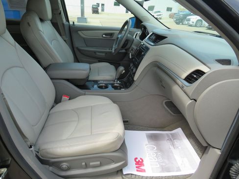 Used 2015 Chevrolet Traverse LT AWD/4WD image 13