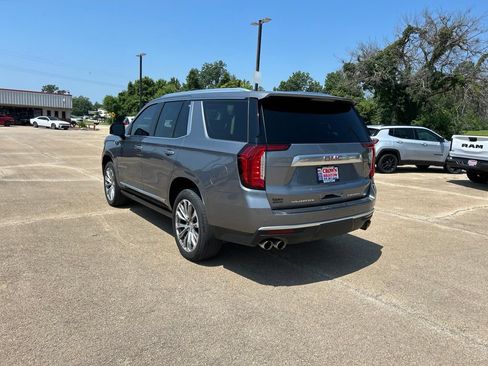 Used 2021 GMC Yukon Denali w/ Denali Premium Package AWD/4WD image 3