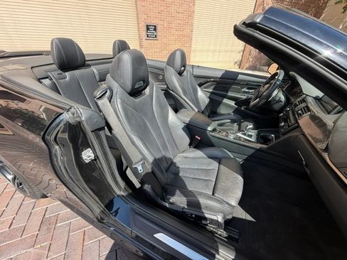 Used 2015 BMW M4 Convertible RWD image 28