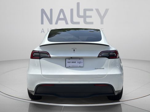Used 2022 Tesla Model Y Performance AWD/4WD image 3