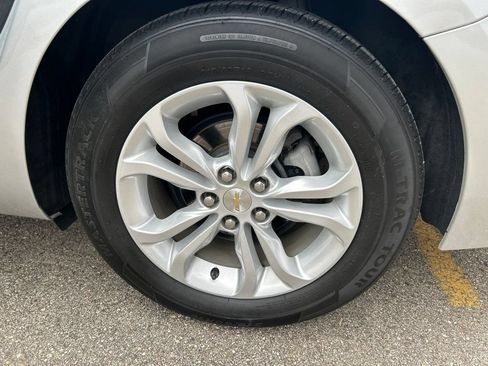 Used 2019 Chevrolet Cruze LS w/ LS Convenience Package FWD image 20