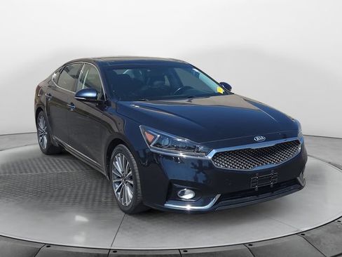 Used 2017 Kia Cadenza Premium w/ Luxury Package FWD image 7