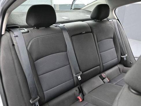 Used 2018 Chevrolet Cruze LT w/ Convenience Package FWD image 17