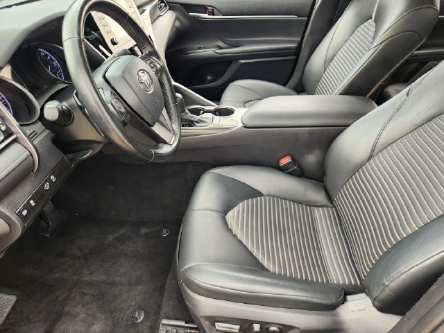Used 2022 Toyota Camry SE w/ Convenience Package FWD image 9