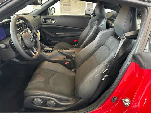 New 2025 Nissan Z Performance w/ Floor Mat Package image 10