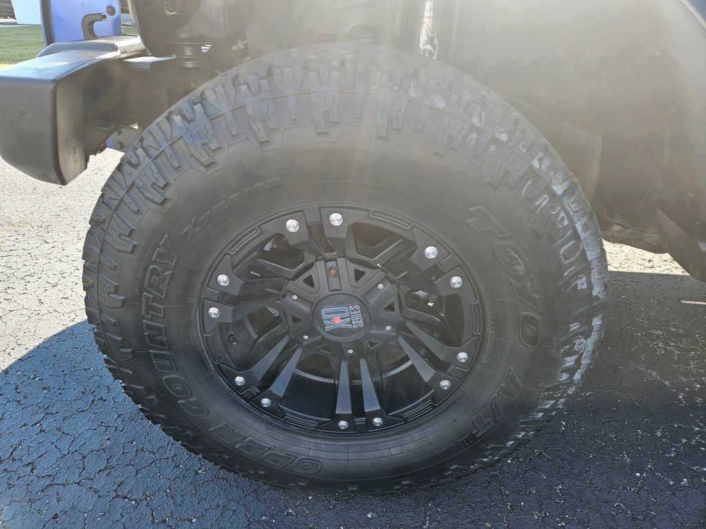 Used 2017 Jeep Wrangler Unlimited Sport w/ Quick Order Package 24S AWD/4WD image 9