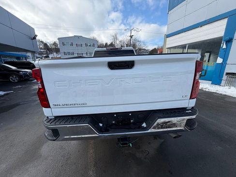Used 2025 Chevrolet Silverado 2500 LT w/ Convenience Package image 4