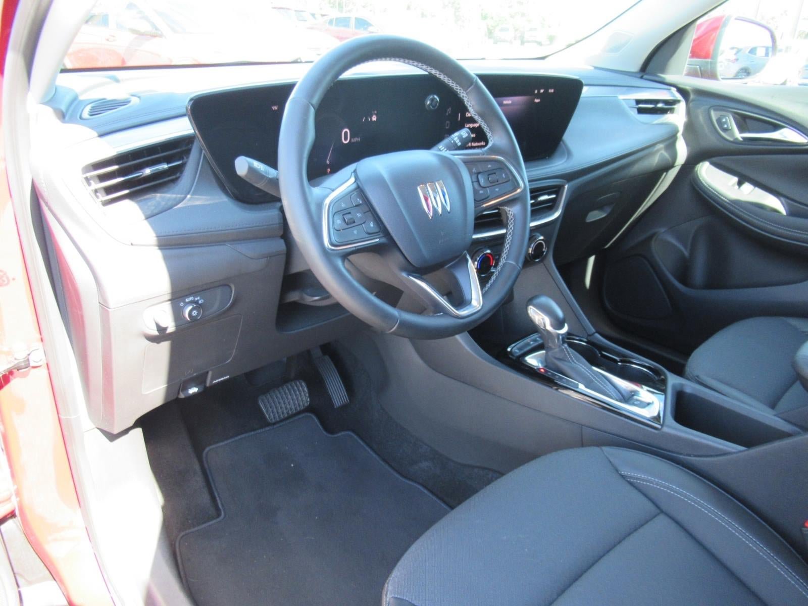 Used 2024 Buick Encore GX Preferred w/ Comfort Package FWD image 18