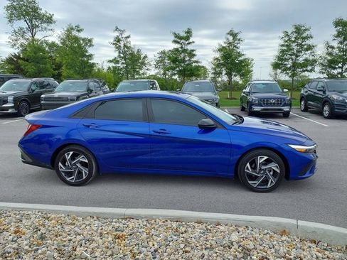 Certified 2025 Hyundai Elantra Sport FWD image 5