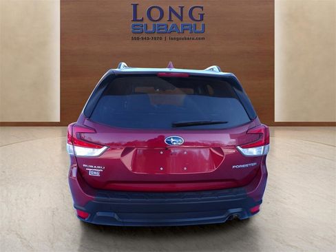 Used 2021 Subaru Forester Premium image 10