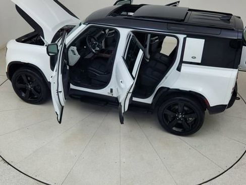 Used 2024 Land Rover Defender 110 X-Dynamic SE AWD/4WD image 82