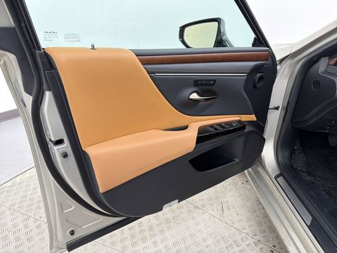 Certified 2025 Lexus ES 350 w/ Premium Package FWD image 24