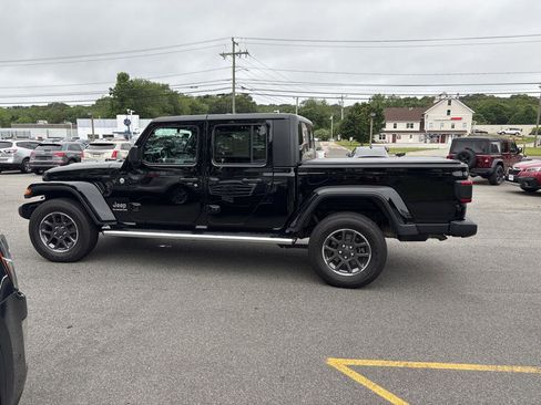 Used 2021 Jeep Gladiator Overland w/ Popular Equipment Package image 3