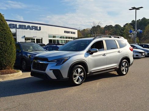 Used 2025 Subaru Ascent Premium image 1