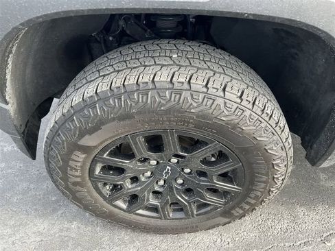 Certified 2023 Chevrolet Colorado Trail Boss w/ Technology Package AWD/4WD image 19