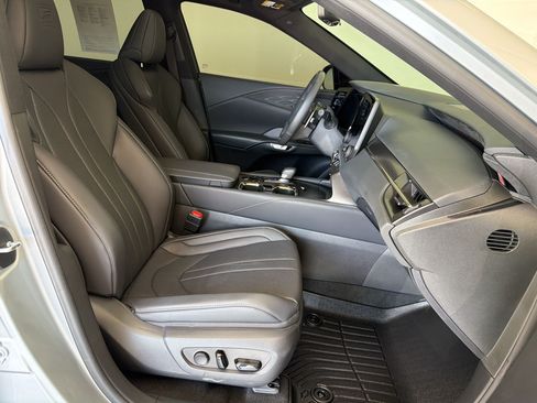 Used 2024 Lexus RX 350 F Sport w/ Convenience Package AWD/4WD image 25