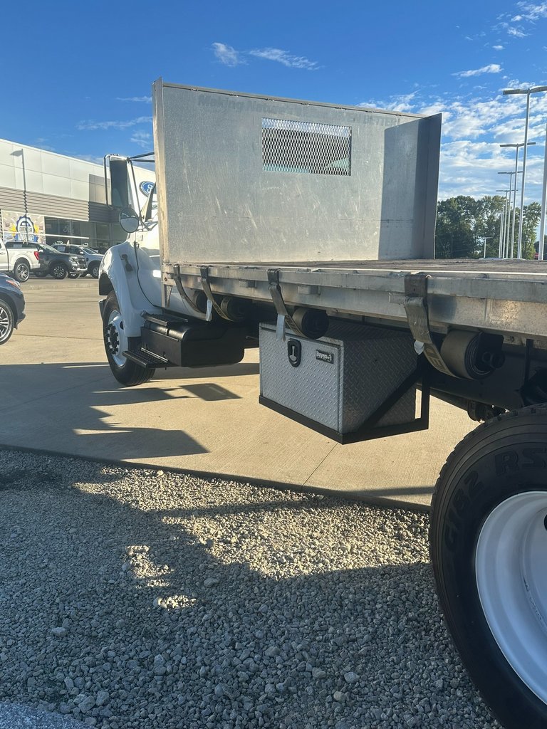 Used 2015 Ford F650 2WD Regular Cab Super Duty image 8