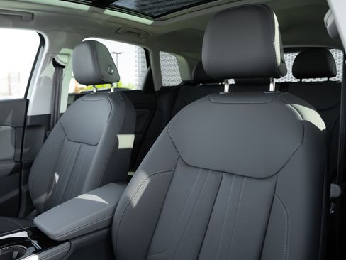 New 2026 Audi Q3 quattro 2.0T AWD/4WD image 23