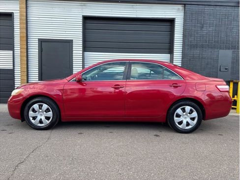 Used 2009 Toyota Camry LE image 7