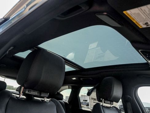 New 2026 Land Rover Range Rover Velar Dynamic SE image 23