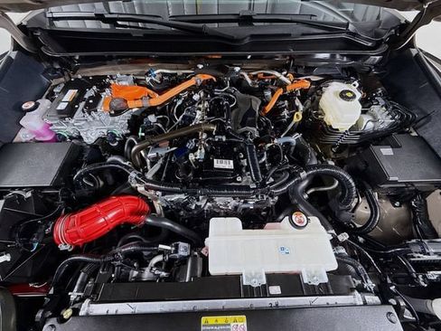 Certified 2025 Toyota Tacoma TRD Pro AWD/4WD image 31
