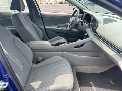 Used 2023 Hyundai Elantra SEL w/ Preferred Accessory Package FWD image 31