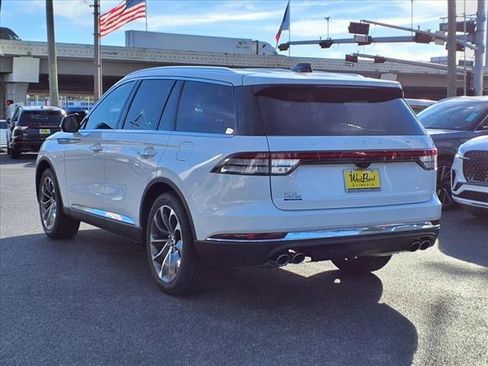 New 2025 Lincoln Aviator Reserve w/ Illumination Package image 4