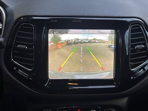 Used 2021 Jeep Compass Limited image 28