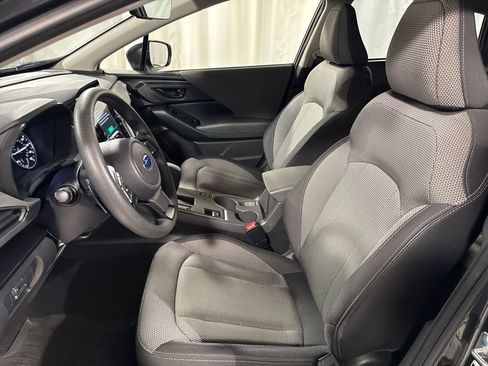 Used 2024 Subaru Crosstrek 2.0i Premium image 3