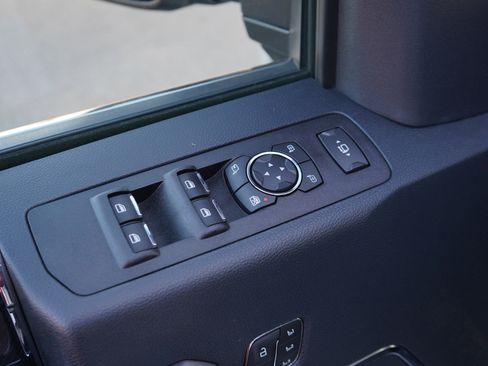 Used 2022 Ford F350 Platinum w/ FX4 Off-Road Package image 17