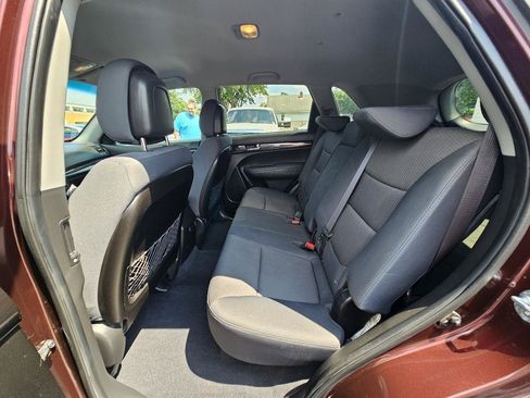 Used 2013 Kia Sorento LX FWD image 21
