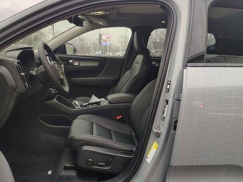 New 2026 Volvo XC40 B5 Plus w/ Climate Package image 7