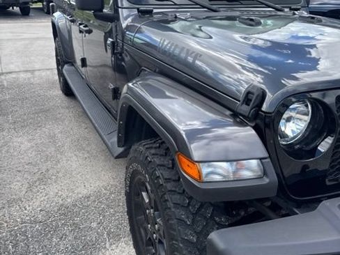 Used 2023 Jeep Gladiator Sport AWD/4WD image 5