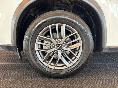 Used 2023 Nissan Rogue S AWD/4WD image 12