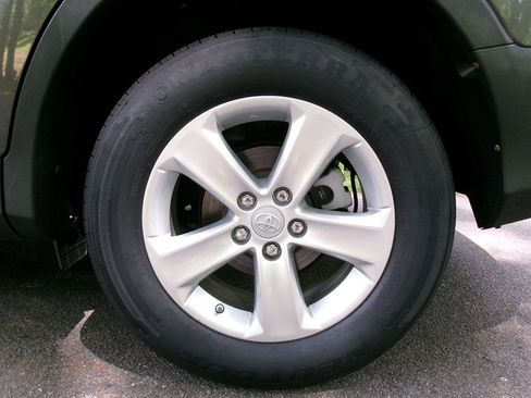 Used 2013 Toyota RAV4 XLE FWD image 45