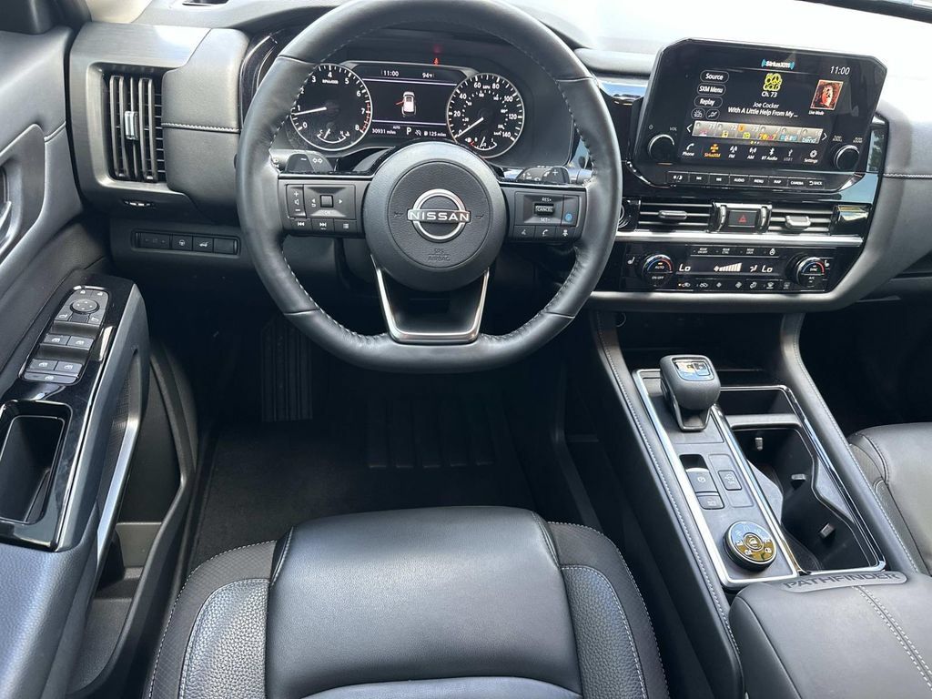 Used 2023 Nissan Pathfinder SL w/ SL Premium Package AWD/4WD image 18