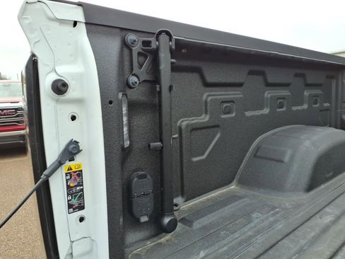 Used 2025 GMC Sierra 2500 AT4 w/ Technology Package image 6