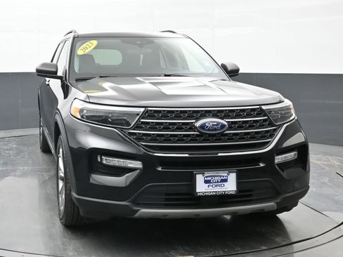 Used 2023 Ford Explorer XLT w/ Equipment Group 202A image 2