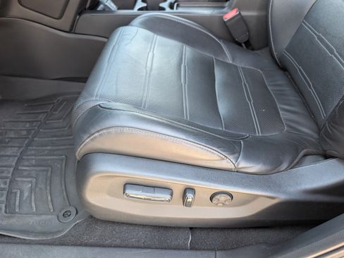 Used 2019 Honda CR-V Touring image 10