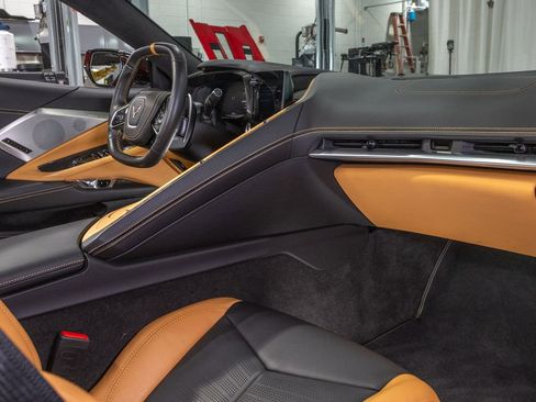 Used 2022 Chevrolet Corvette Stingray Premium Conv w/ Z51 Performance Package RWD image 19