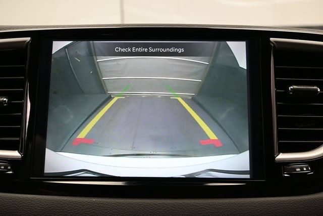 Certified 2024 Chrysler Pacifica Touring-L FWD image 46