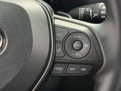 Used 2025 Toyota RAV4 XSE AWD/4WD image 16