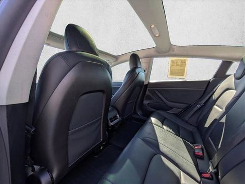 Used 2020 Tesla Model 3 Standard Range image 19