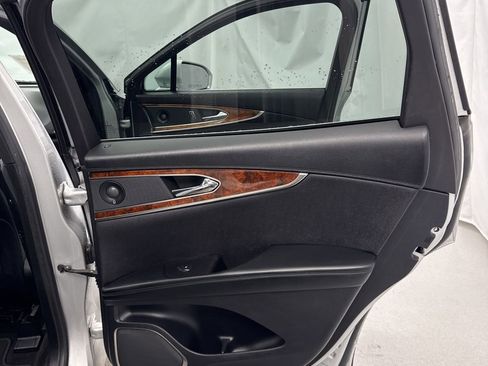 Used 2019 Lincoln Nautilus Reserve image 39