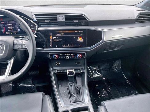 Used 2025 Audi Q3 2.0T Premium w/ Convenience Package image 8