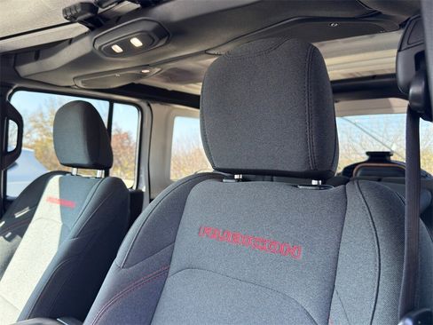 Used 2024 Jeep Wrangler Unlimited Rubicon image 14